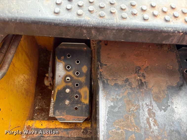 image for item FK2607 2003 New Holland LS170 skid steer loader