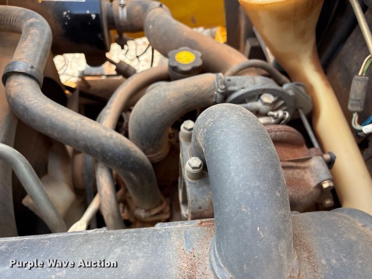 image for item FK2607 2003 New Holland LS170 skid steer loader