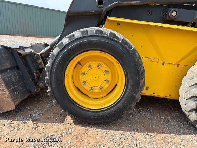 image for item FK2607 2003 New Holland LS170 skid steer loader