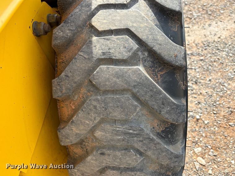 image for item FK2607 2003 New Holland LS170 skid steer loader