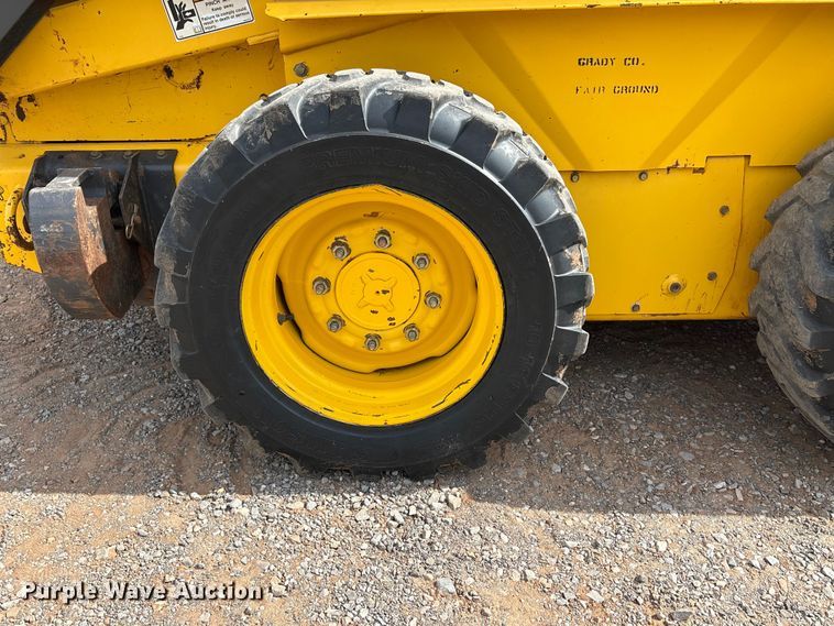 image for item FK2607 2003 New Holland LS170 skid steer loader