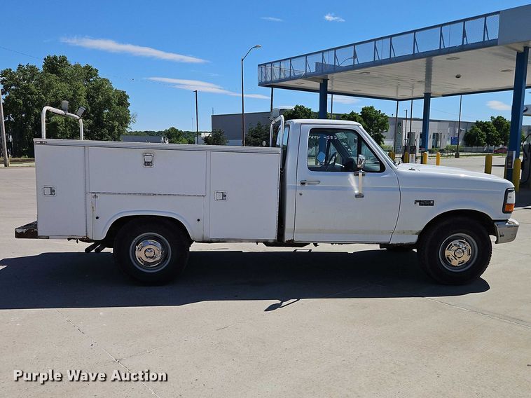image for item FN5619 1997 Ford F250 utility bed pickup truck