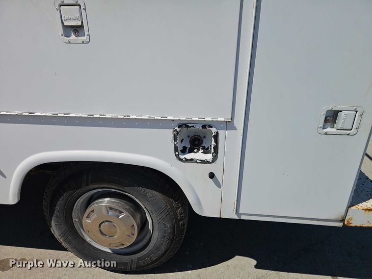 image for item FN5619 1997 Ford F250 utility bed pickup truck