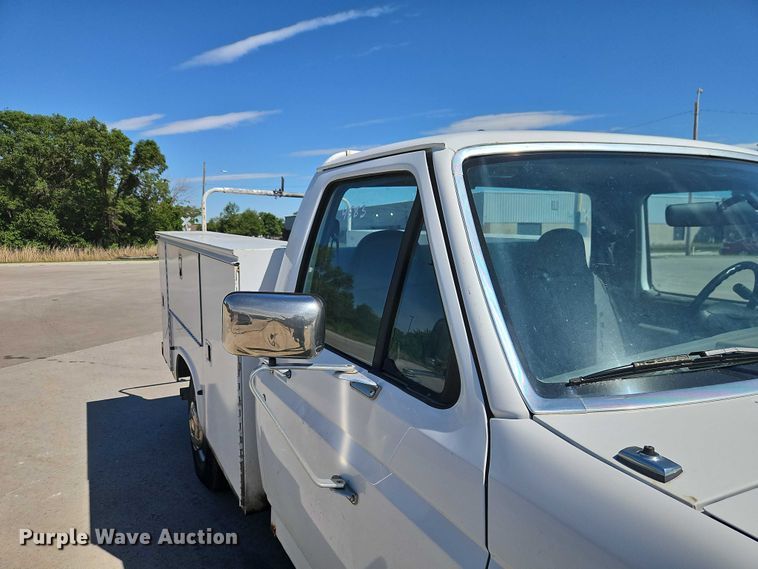 image for item FN5619 1997 Ford F250 utility bed pickup truck