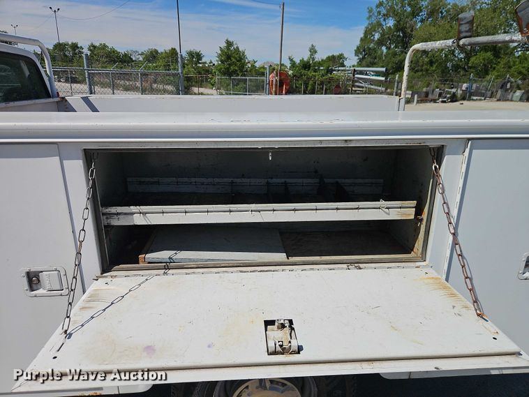 image for item FN5619 1997 Ford F250 utility bed pickup truck