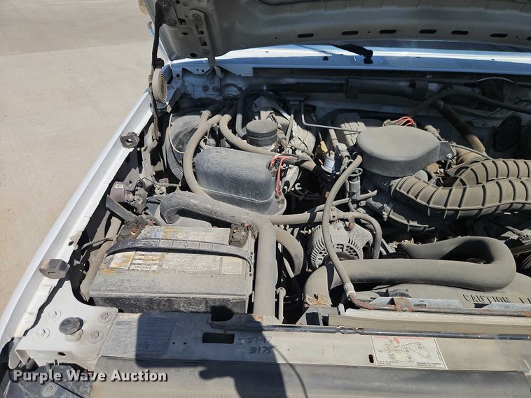 image for item FN5619 1997 Ford F250 utility bed pickup truck
