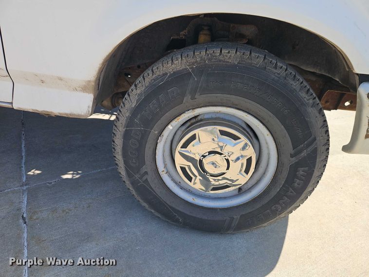 image for item FN5619 1997 Ford F250 utility bed pickup truck