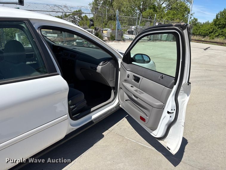 image for item FN5620 2007 Ford Taurus SE 
