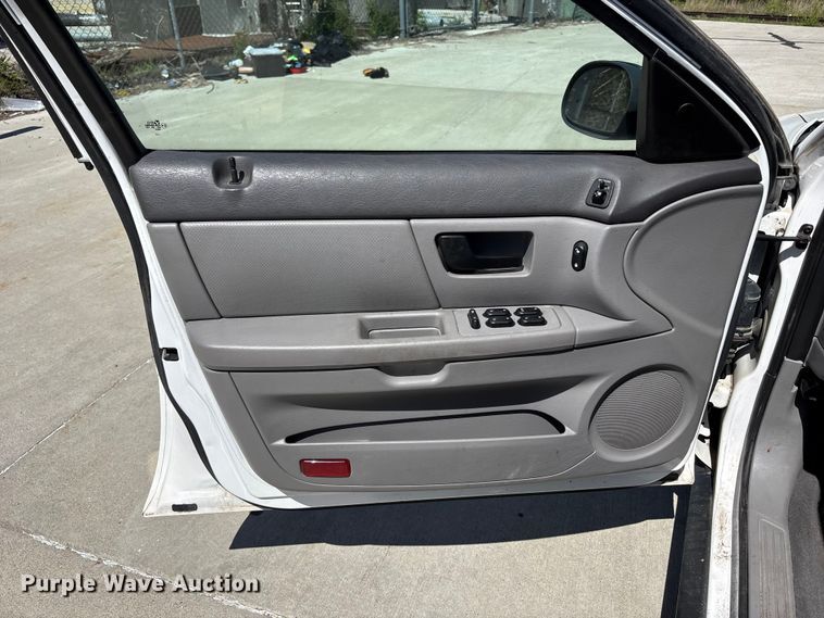 image for item FN5620 2007 Ford Taurus SE 