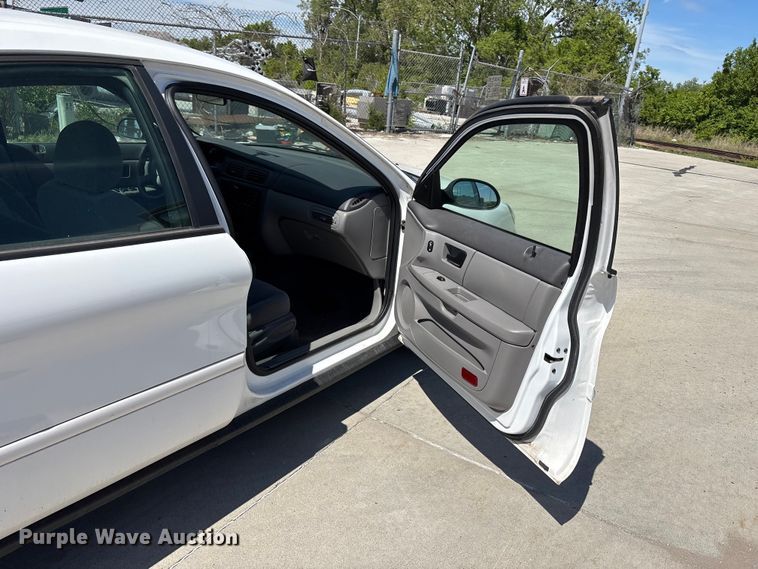 image for item FN5620 2007 Ford Taurus SE 