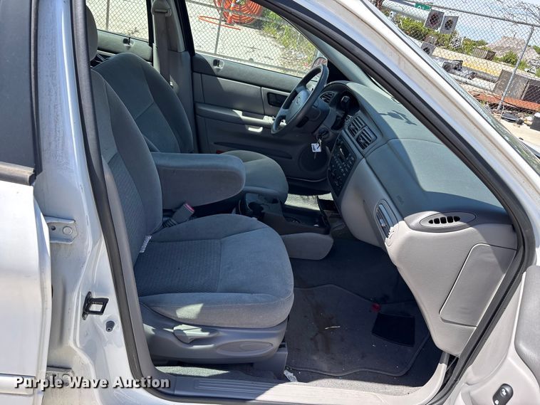 image for item FN5620 2007 Ford Taurus SE 