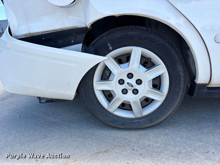 image for item FN5620 2007 Ford Taurus SE 