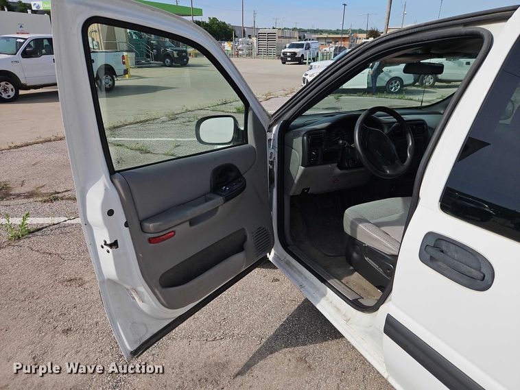 image for item FN5621 2003 Chevrolet Venture van