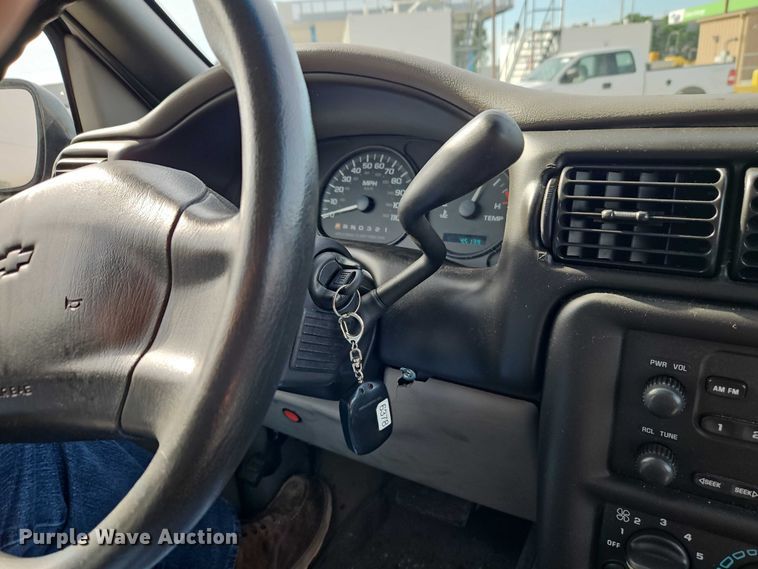 image for item FN5621 2003 Chevrolet Venture van