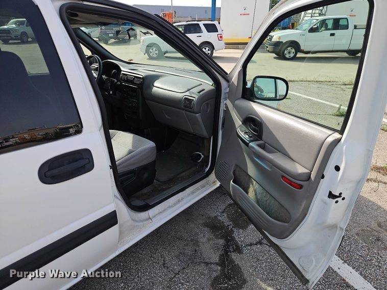 image for item FN5621 2003 Chevrolet Venture van