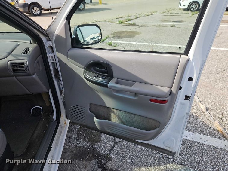 image for item FN5621 2003 Chevrolet Venture van