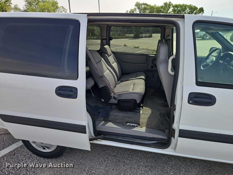 image for item FN5621 2003 Chevrolet Venture van