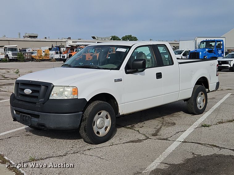 image for item FN5622 2006 Ford F150 XL Ext. Cab pickup truck