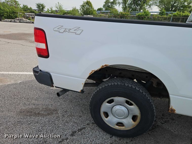 image for item FN5622 2006 Ford F150 XL Ext. Cab pickup truck