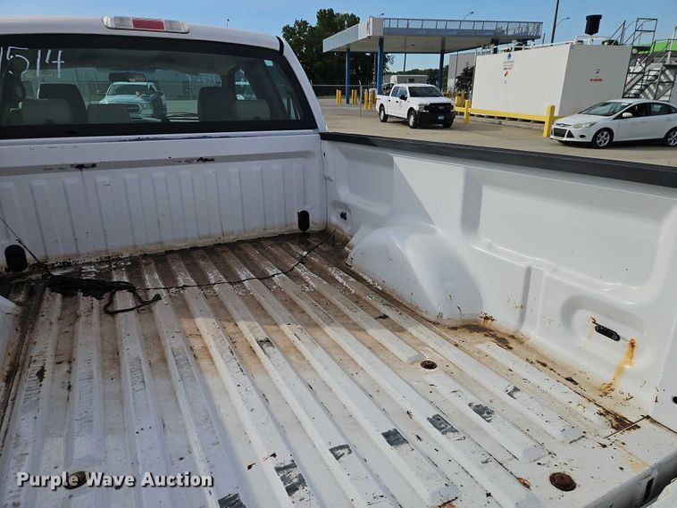 image for item FN5622 2006 Ford F150 XL Ext. Cab pickup truck