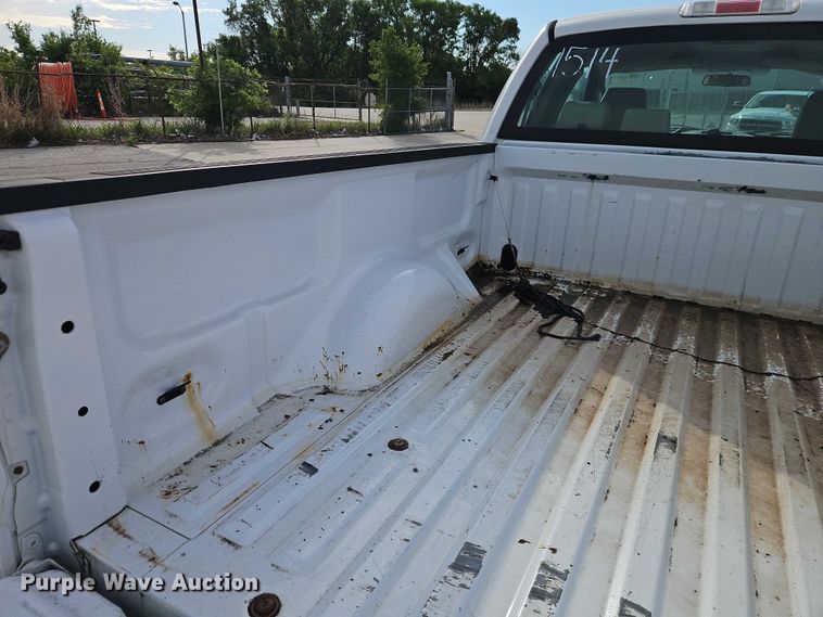 image for item FN5622 2006 Ford F150 XL Ext. Cab pickup truck