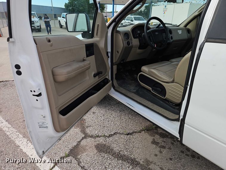 image for item FN5622 2006 Ford F150 XL Ext. Cab pickup truck