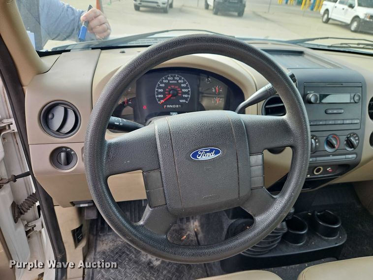 image for item FN5622 2006 Ford F150 XL Ext. Cab pickup truck