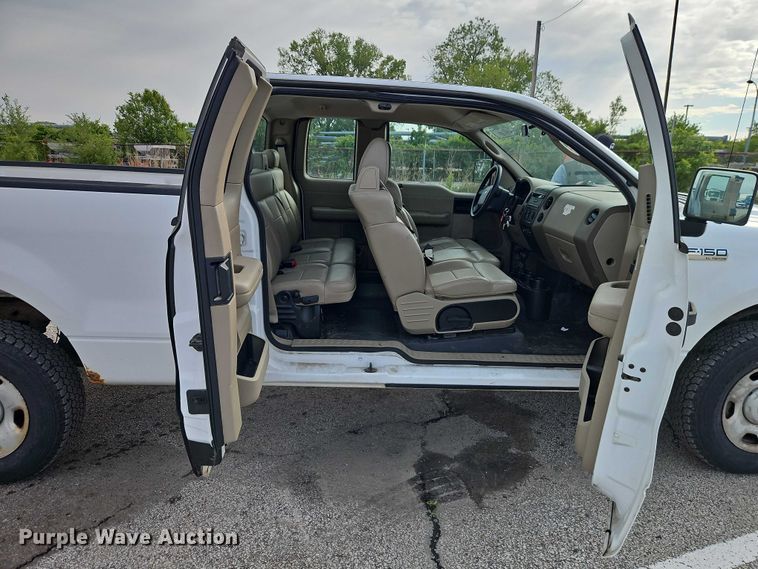 image for item FN5622 2006 Ford F150 XL Ext. Cab pickup truck