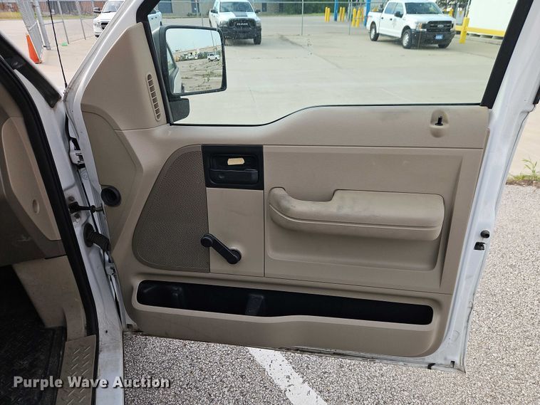 image for item FN5622 2006 Ford F150 XL Ext. Cab pickup truck