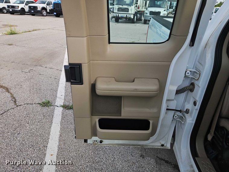 image for item FN5622 2006 Ford F150 XL Ext. Cab pickup truck