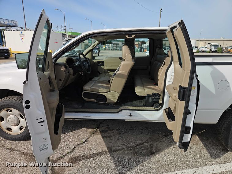 image for item FN5622 2006 Ford F150 XL Ext. Cab pickup truck
