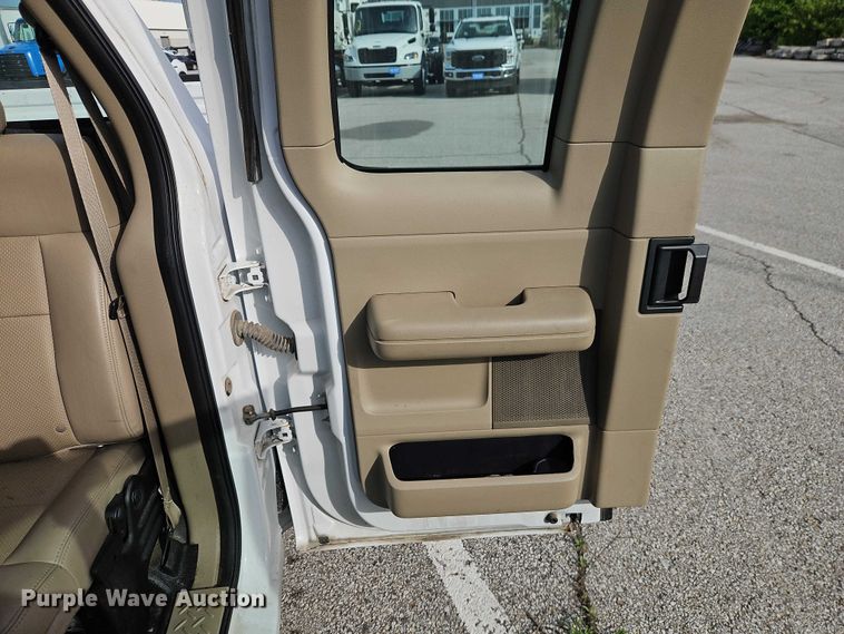 image for item FN5622 2006 Ford F150 XL Ext. Cab pickup truck