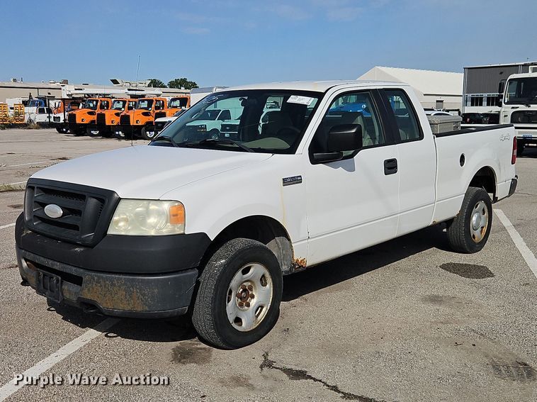 image for item FN5630 2006 Ford F150 Ext. Cab pickup truck