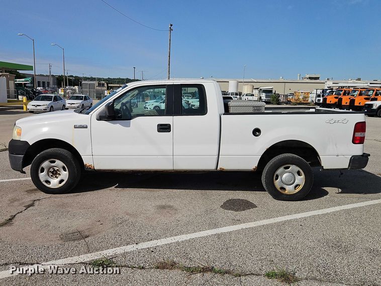 image for item FN5630 2006 Ford F150 Ext. Cab pickup truck