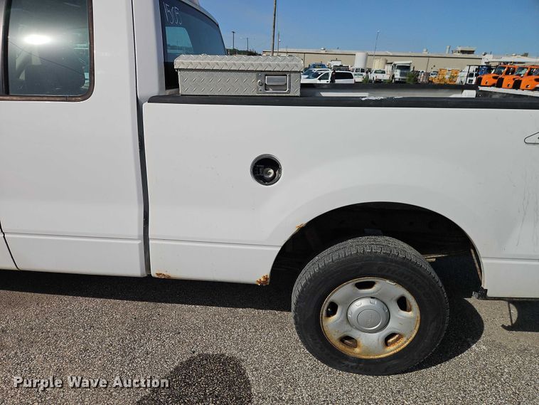 image for item FN5630 2006 Ford F150 Ext. Cab pickup truck