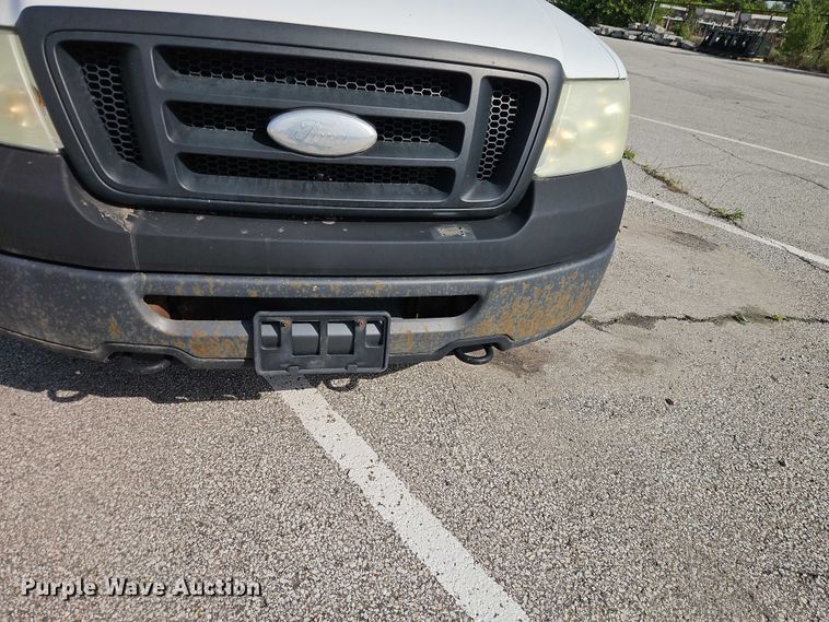 image for item FN5630 2006 Ford F150 Ext. Cab pickup truck