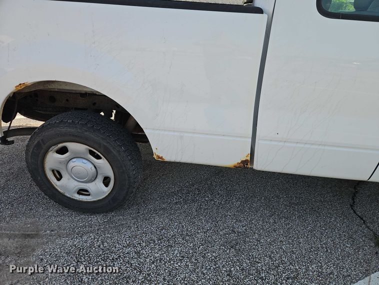 image for item FN5630 2006 Ford F150 Ext. Cab pickup truck