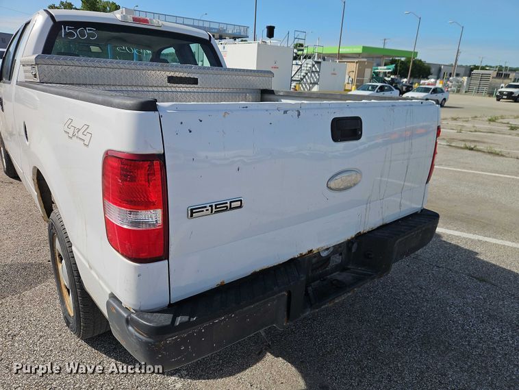 image for item FN5630 2006 Ford F150 Ext. Cab pickup truck