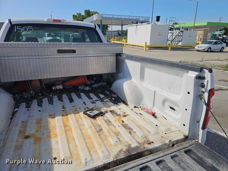 image for item FN5630 2006 Ford F150 Ext. Cab pickup truck