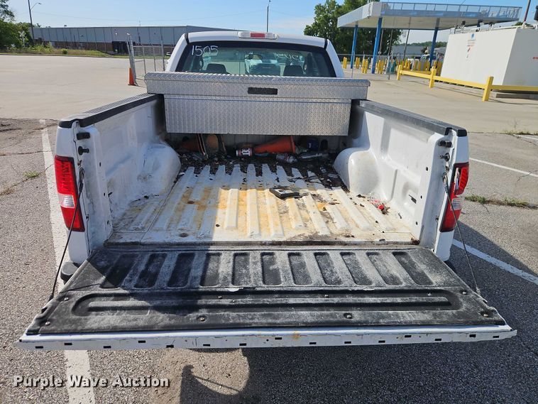 image for item FN5630 2006 Ford F150 Ext. Cab pickup truck
