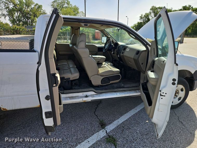 image for item FN5630 2006 Ford F150 Ext. Cab pickup truck