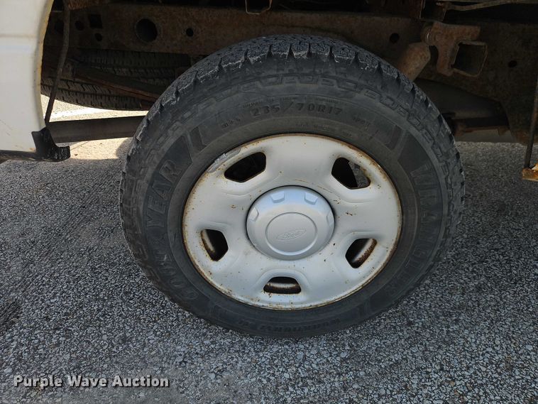 image for item FN5630 2006 Ford F150 Ext. Cab pickup truck