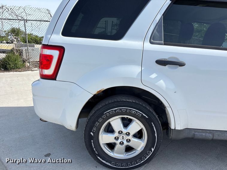 image for item FN5631 2009 Ford Escape XLT SUV