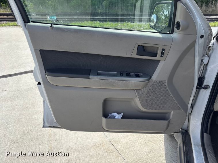image for item FN5631 2009 Ford Escape XLT SUV
