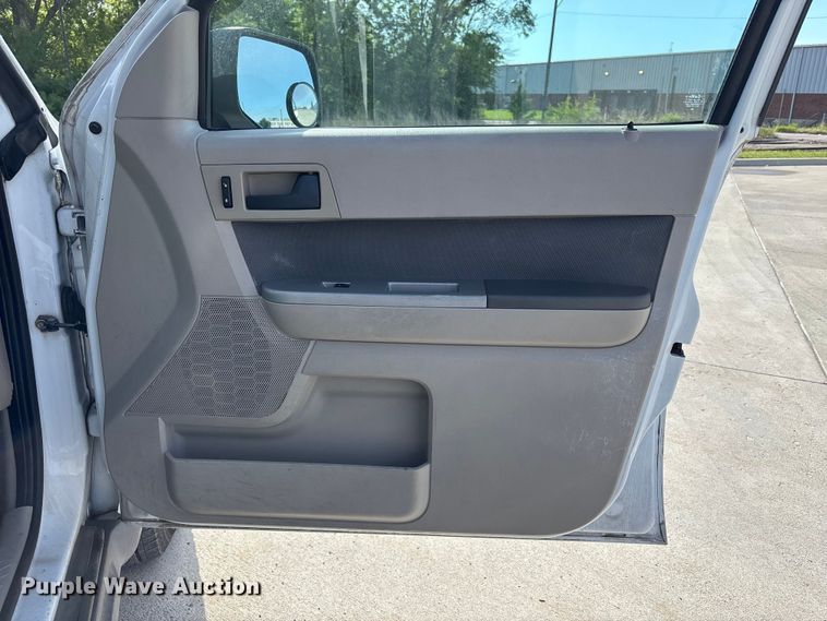 image for item FN5631 2009 Ford Escape XLT SUV