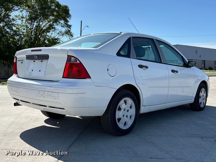 image for item FN5634 2007 Ford Focus ZX4 