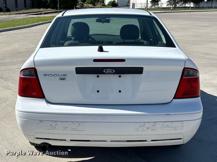 image for item FN5634 2007 Ford Focus ZX4 