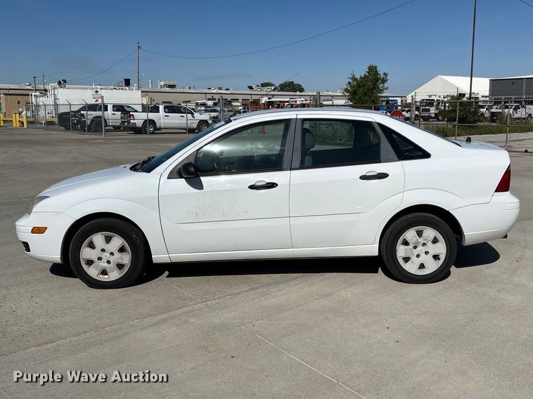 image for item FN5634 2007 Ford Focus ZX4 