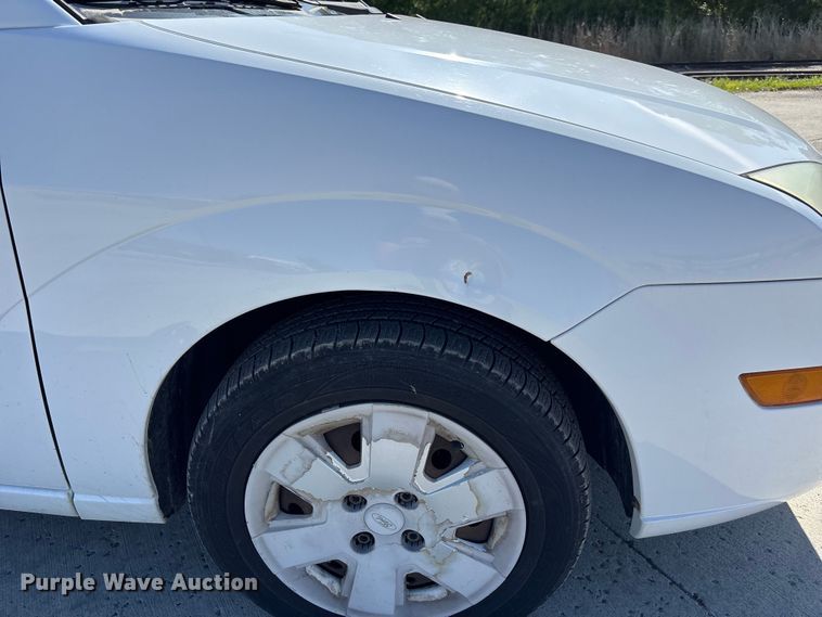 image for item FN5634 2007 Ford Focus ZX4 