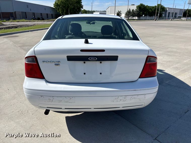 image for item FN5634 2007 Ford Focus ZX4 